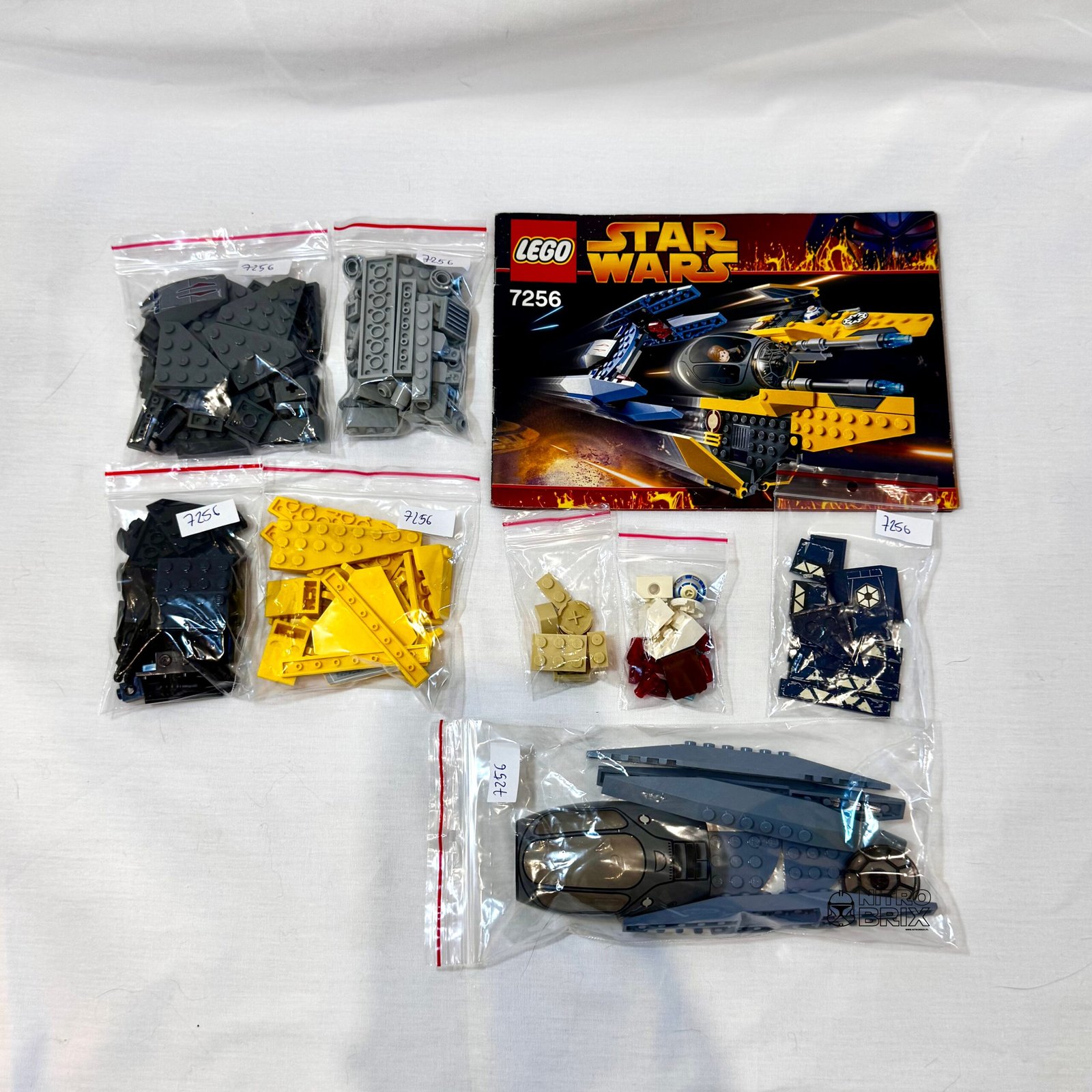 LEGO Star Wars 7256  Jedi Starfighter & Vulture Droid